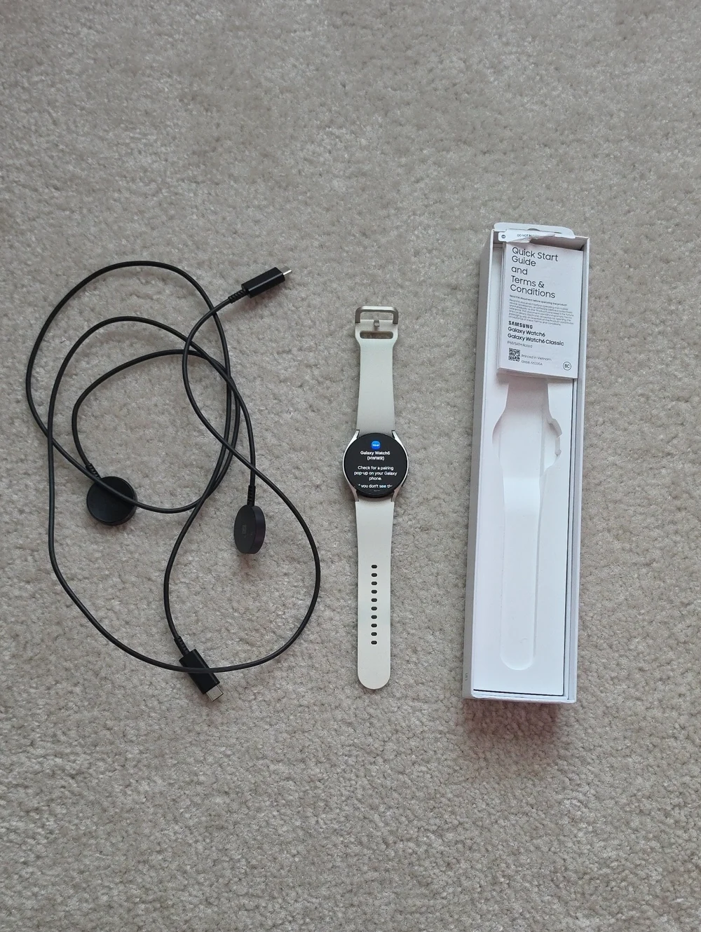 Samsung Galaxy Watch 6 | White Smartwatch with Round Black Display